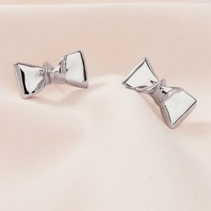 Stella & Dot Bow Ribbon Earrings Silver Toned